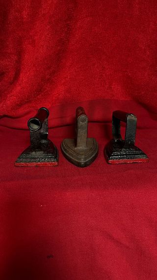 3 Planchas antiguas de hierro fundido