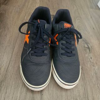 Zapatillas niño Munich azules y Naranjas