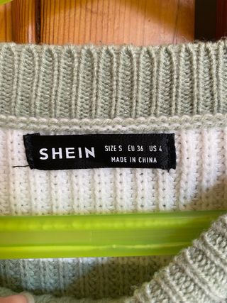 Jersey Shein rayas verde, blanco y negro