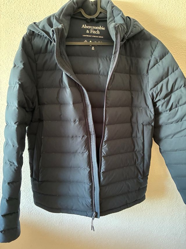 Casaco Abercrombie & Fitch azul. casaco penas