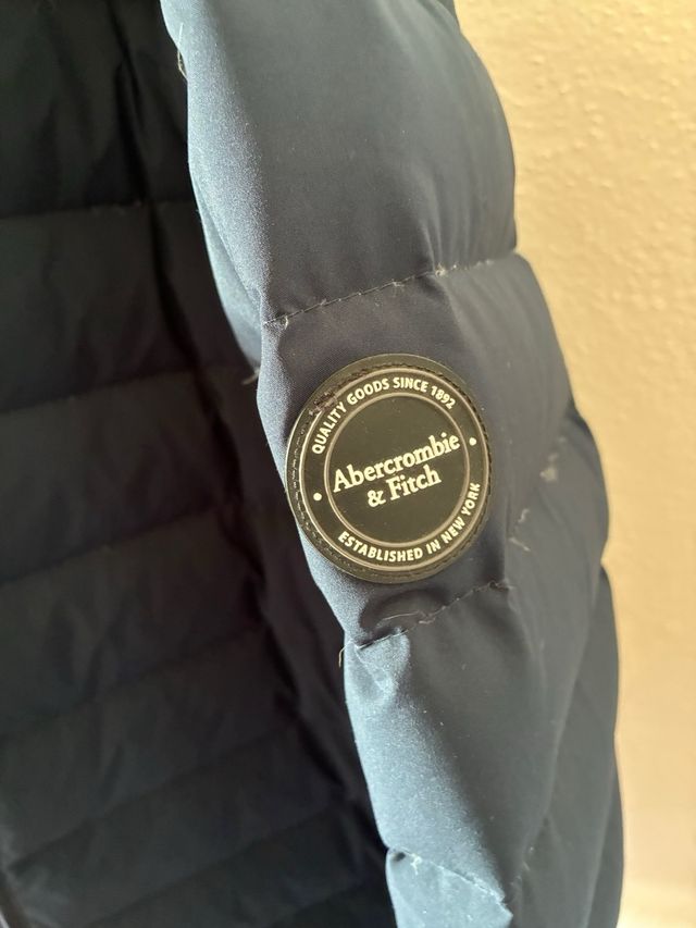 Casaco Abercrombie & Fitch azul. casaco penas