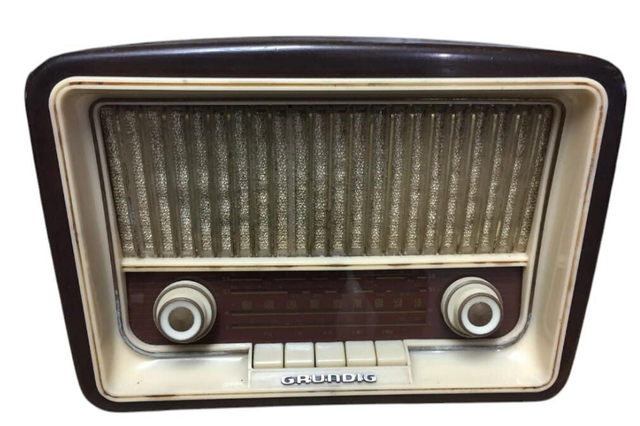 Radio GRUNDIG Baviera Válvulas 1956