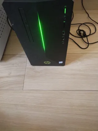 Ordenador de sobremesa HP Negro y Verde