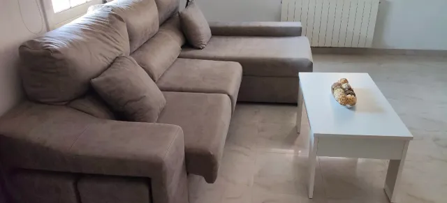 Sofá chaise longue tela beige/gris