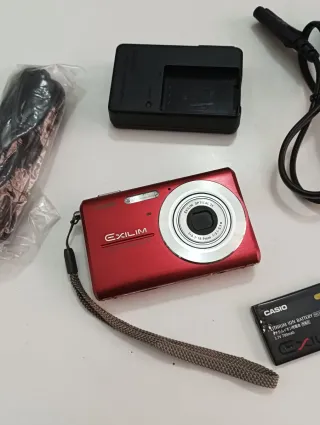 Casio Exilim EX-Z75 Rosso batteria da sostituire. 