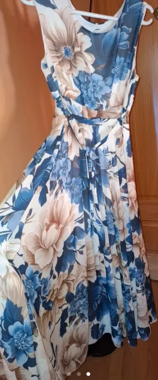 Vestido largo floral beige y azul