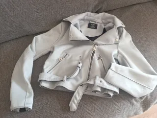 Lote Ropa Mujer Talla S: Chaquetas y Bolsos