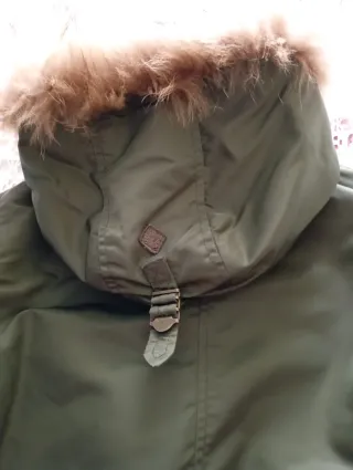 Cazadora Lois Verde Militar con Capucha