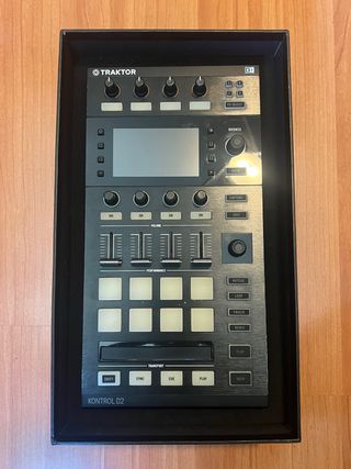 Controlador DJ Native Instruments Traktor Kontrol 