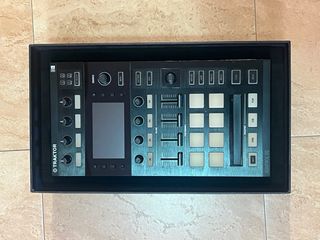 Controlador DJ Native Instruments Traktor Kontrol 