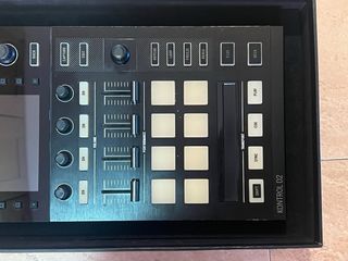 Controlador DJ Native Instruments Traktor Kontrol 
