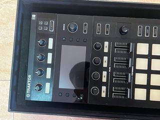 Controlador DJ Native Instruments Traktor Kontrol 