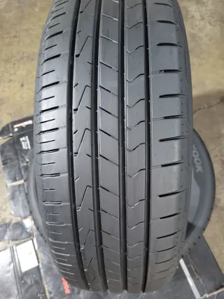2 Neumáticos  215/65 R17 Hankook 