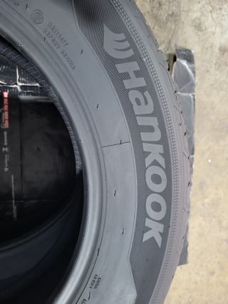 2 Neumáticos  215/65 R17 Hankook 