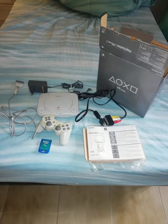 Sony PlayStation One PSone Console + gioco ISS2