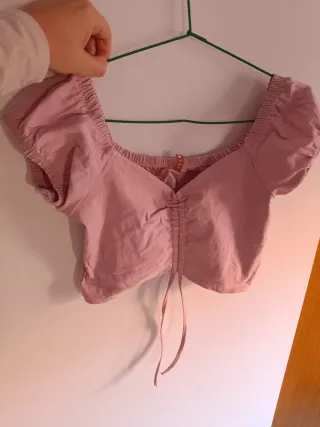 Crop top rosa fruncido