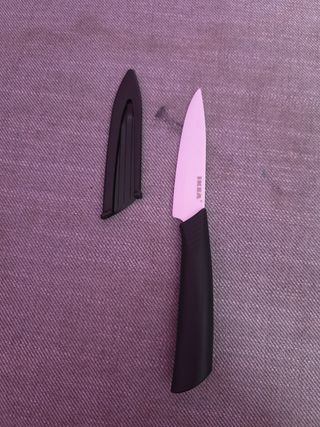 Coltellino IKEA rosa e nero