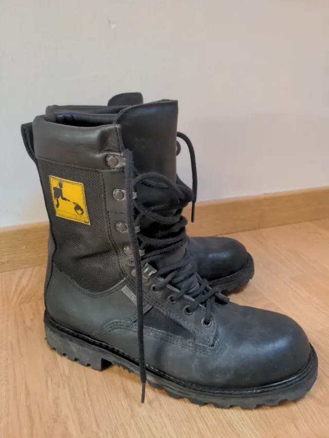 Botas forestales contra incendios negras