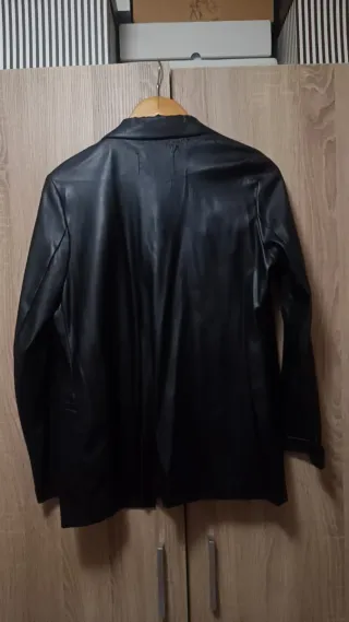 Chaqueta de cuero negra