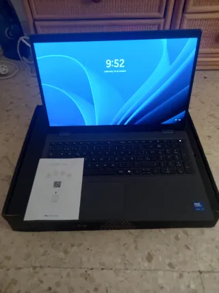 Portátil Dell Latitude 3550 i5-1335U