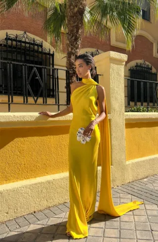 Vestido amarillo elegante talla L. Nuevo.