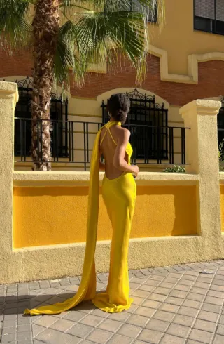 Vestido amarillo elegante talla L. Nuevo.