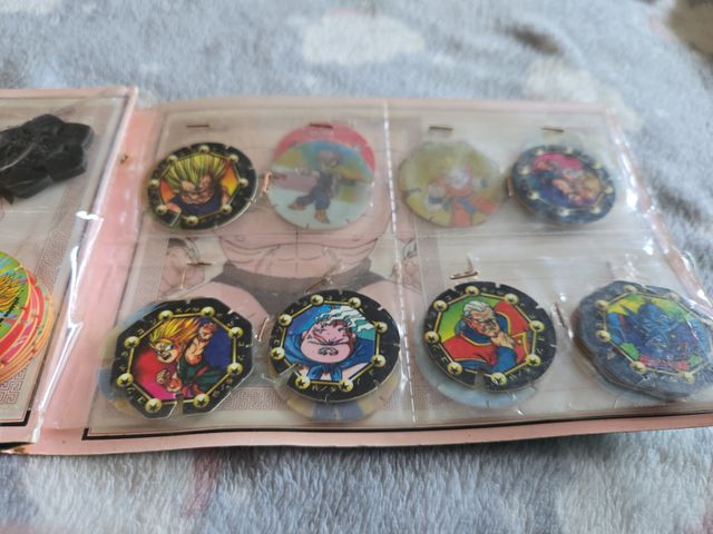 Álbum Tazos Dragon Ball Z con tazos varios 