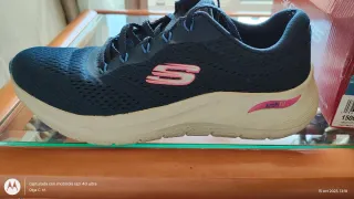 Zapatillas Skechers Arch Fit Azul y Rosa