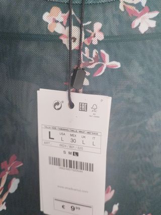 Camiseta Stradivarius verde floral talla L