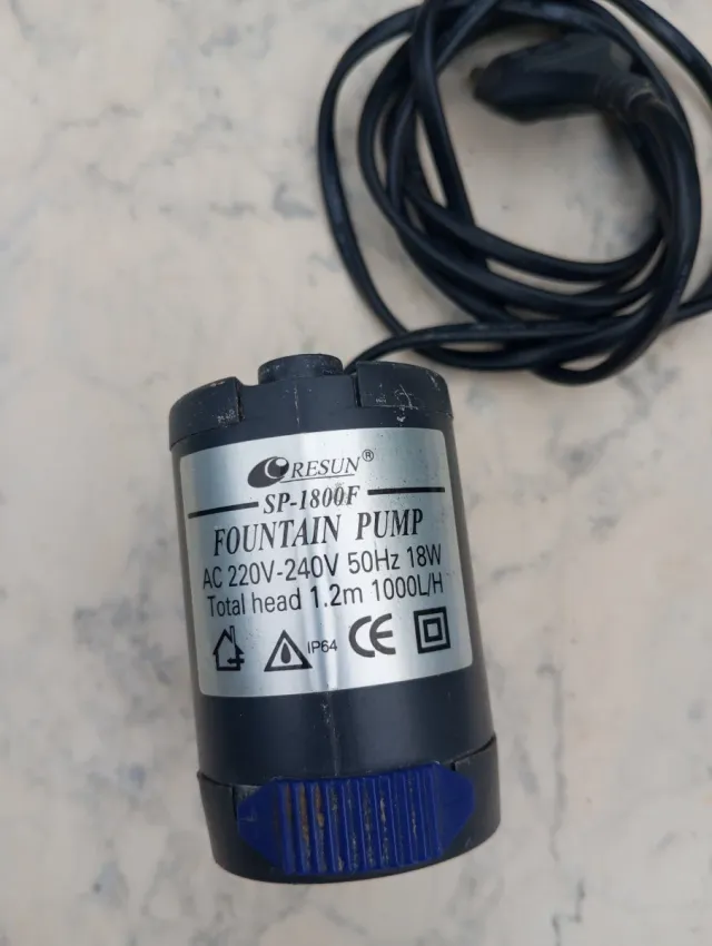 Aireador, calentador, bomba sumergible, carbón