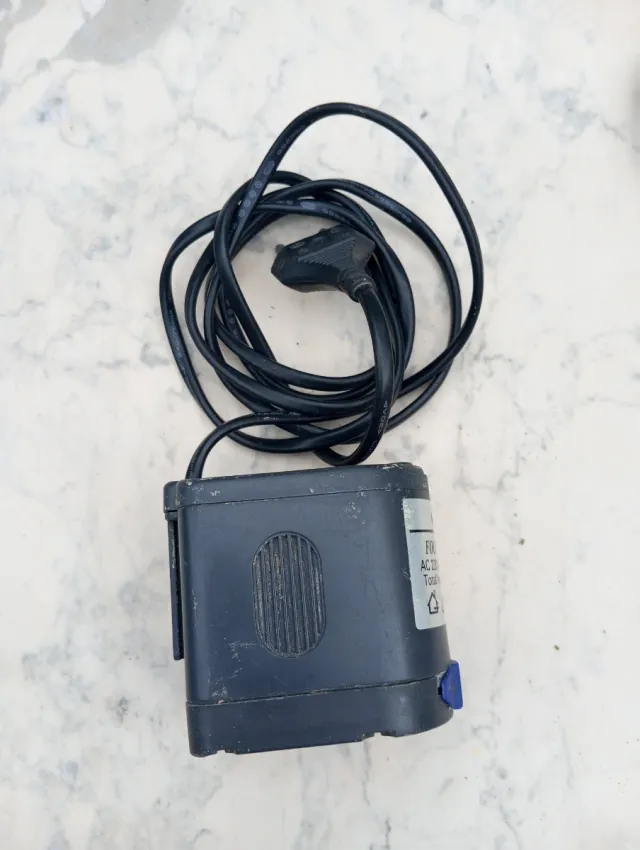 Aireador, calentador, bomba sumergible, carbón