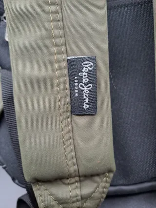 Mochila Pepe Jeans gris y verde - Nueva