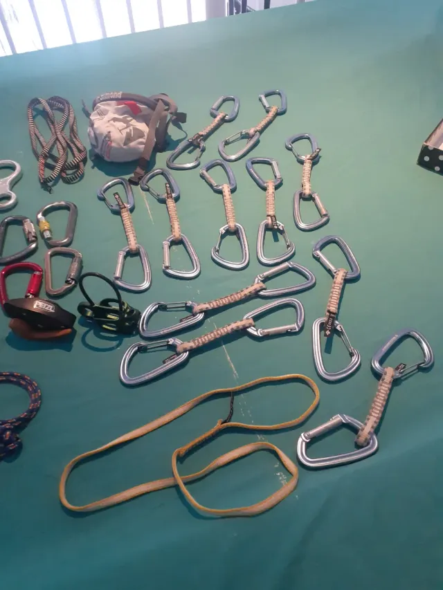 Kit Escalada Mosquetones Cuerdas