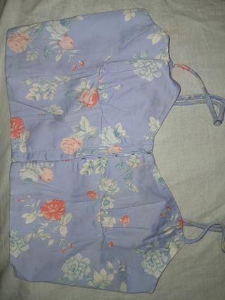 Top floral azul y rosa