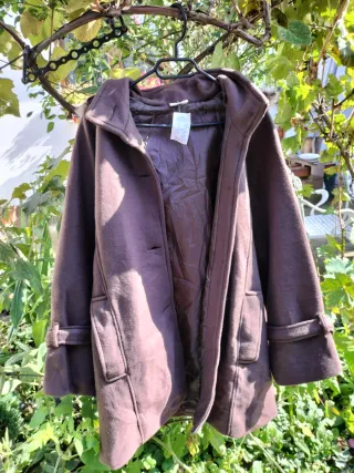 Abrigo marrón cómodo