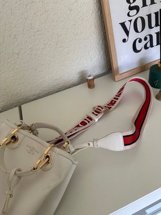 Bolso Emporio Armani Blanco y Dorado