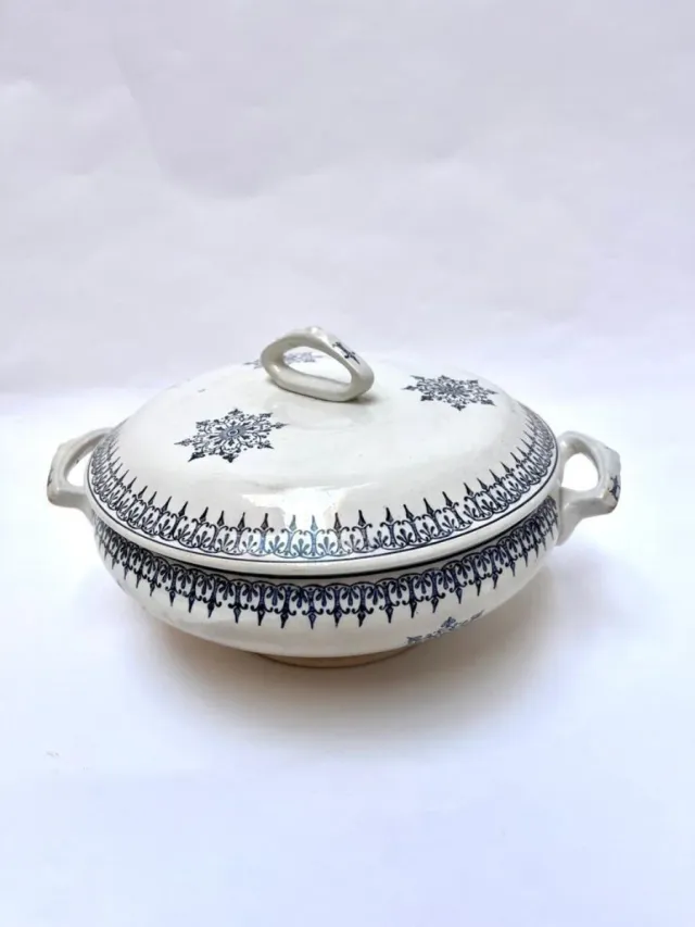 Sopera St Amand France azul y blanca