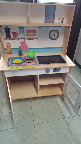 Cocina de juguete de madera