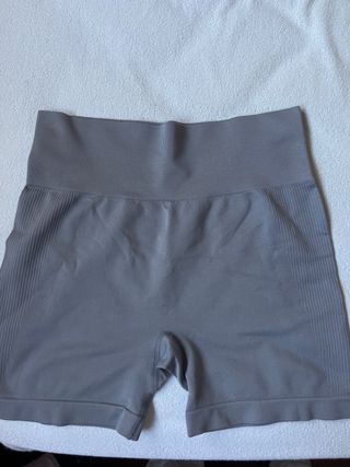 Pantalones cortos gimnasia grises