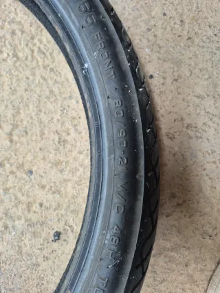 Cubierta Pirelli Route guardada 2 años 80/90/2