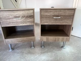 2 Mesitas de Noche Madera y Metal