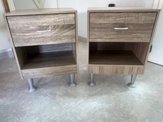 2 Mesitas de Noche Madera y Metal