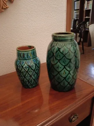 Pareja de floreros decorativos