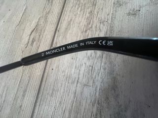 Gafas de sol Moncler redondas negras