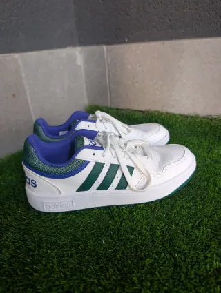 Zapatillas Adidas Blancas y Verdes