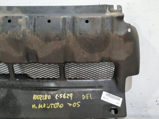 FALDON DELANTERO MITSUBISHI MONTERO (V60/V70) M44
