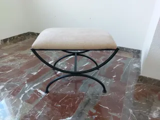 Banqueta de forja beige y negra