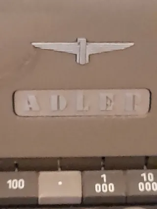  ADLER Máquina de escribir antigua gris