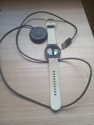 Reloj Inteligente Plata y Blanco