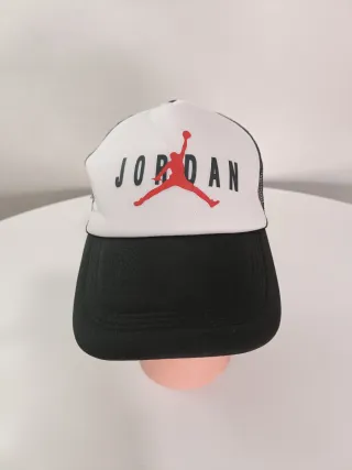 Gorra Jordan Negra y Roja Nueva